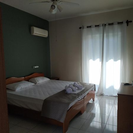 Apartments By Evita'S Resort Poros Town 外观 照片